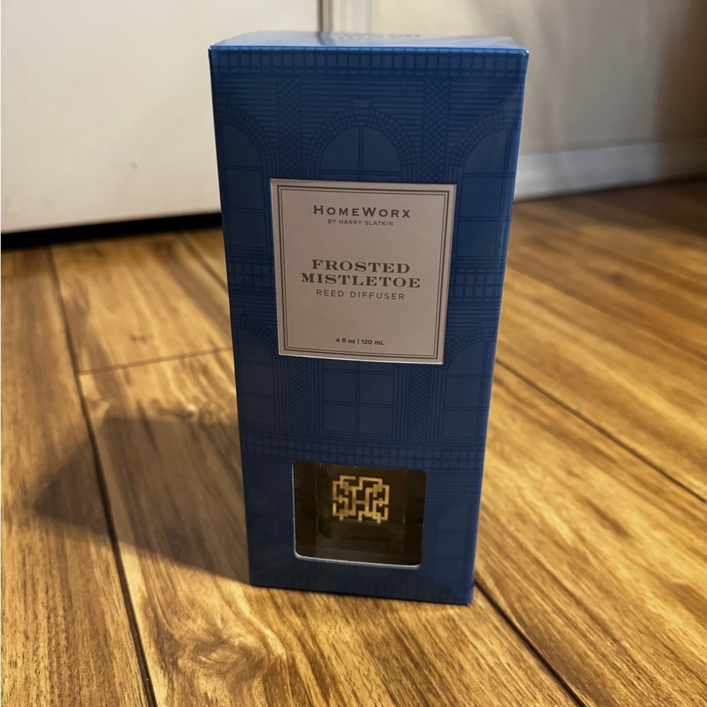 Frosted Mistletoe Reed Diffuser - Blue